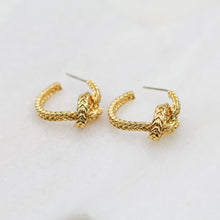 Load image into Gallery viewer, BLACK &amp; BLOOM TINA EARRINGS- GOLD
