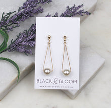 Load image into Gallery viewer, BLACK AND BLOOM MARLOW EARRINGS
