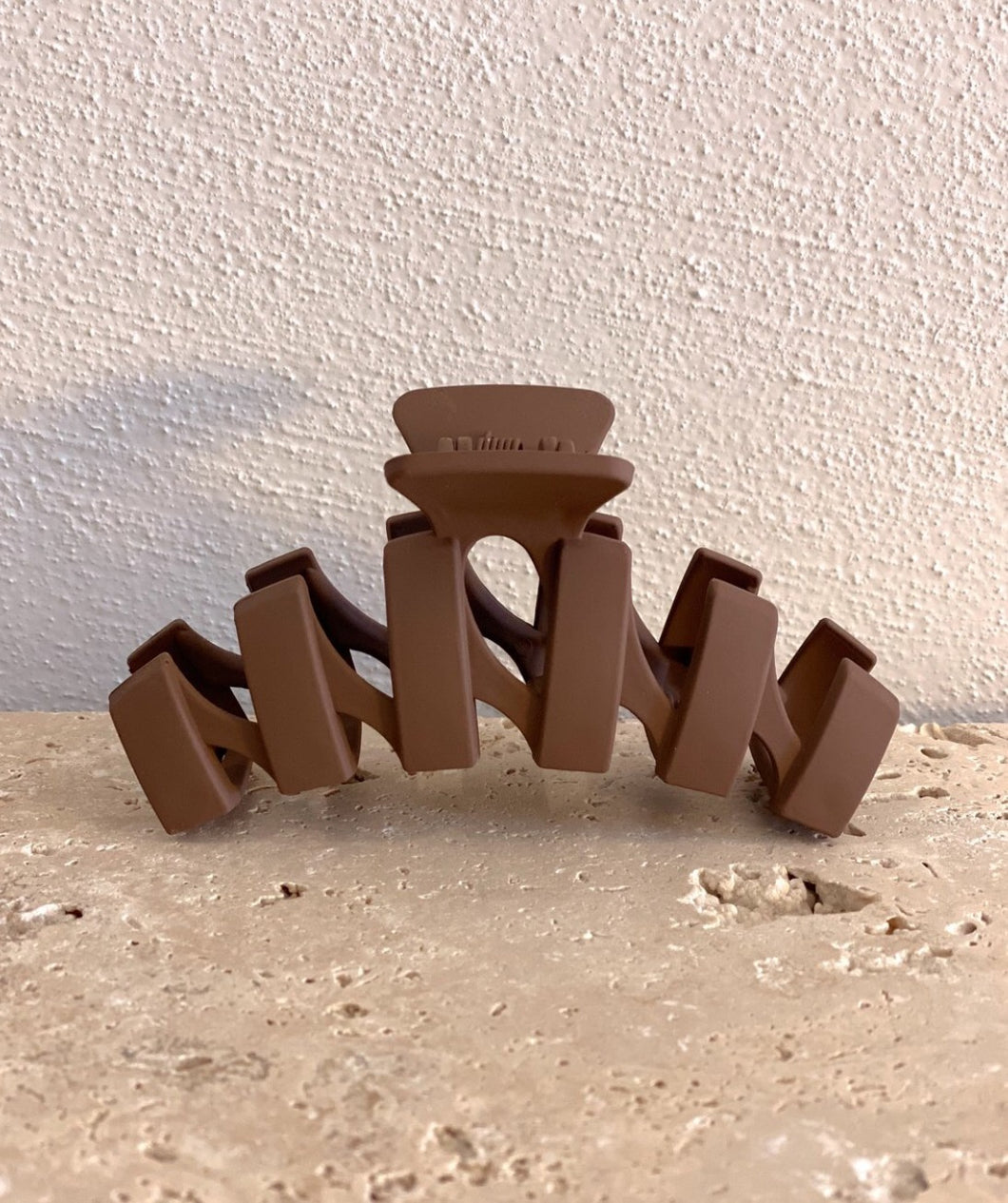 ZIG ZAG HAIR CLAW - BROWN